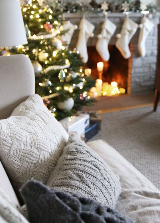 rustic greyscale pallet living room with Christmas decorations